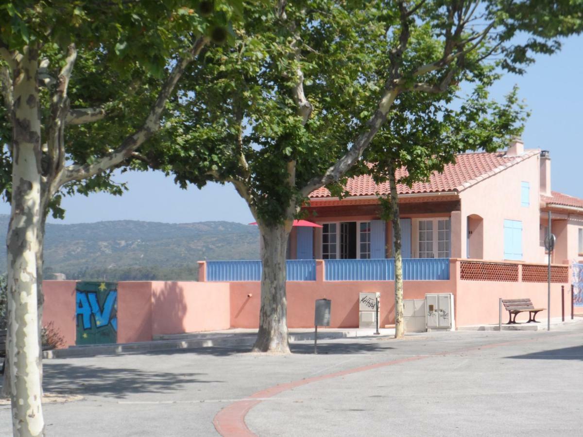 Place Du Chateau Pourrieres Exterior foto